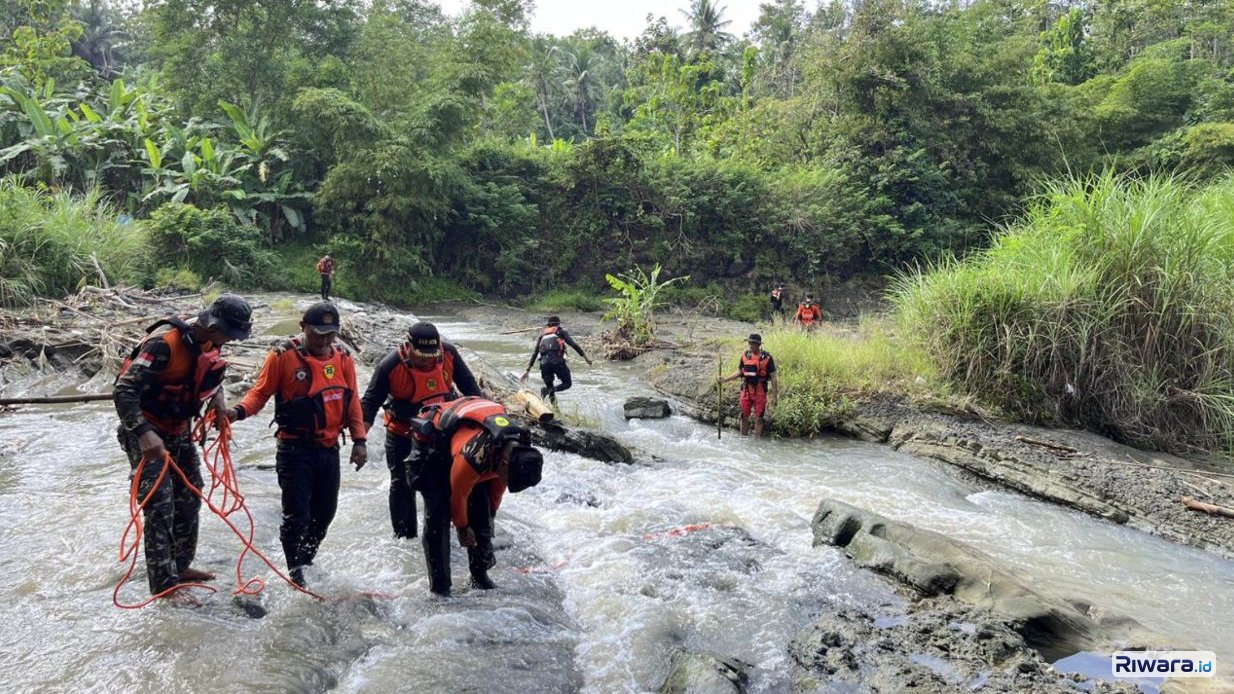 SAR gabungan menyisir sungai Kramacenil untuk menemukan jasad pria yang dilaporkan hanyut
